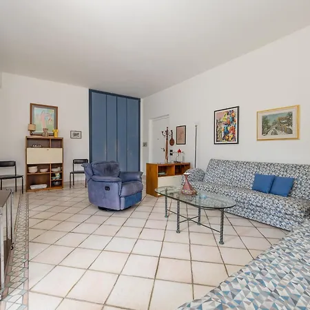 Marea - De Vivo Realty דירה סורנטו